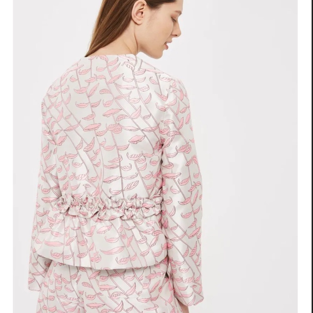 TOPSHOP Pink Floral Ruffle Peplum Blazer - Picture 3 of 8